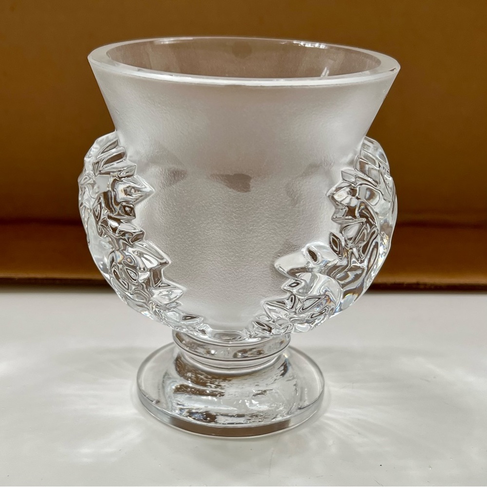 Vintage Lalique France Satin‎ Crystal St. Cloud Vase with Acanthus Leaves